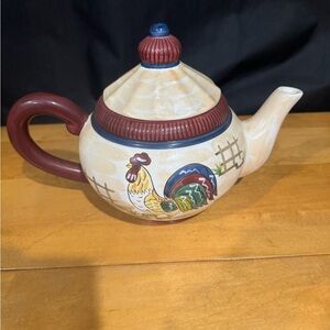 Rooster tea pot